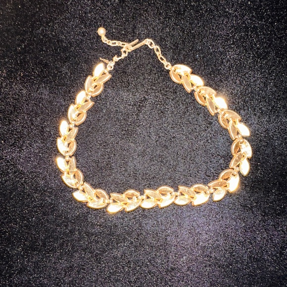 Vintage Gold-Tone Costume Jewelry Set – Bracelet, Choker & Long Necklace - Picture 9 of 15